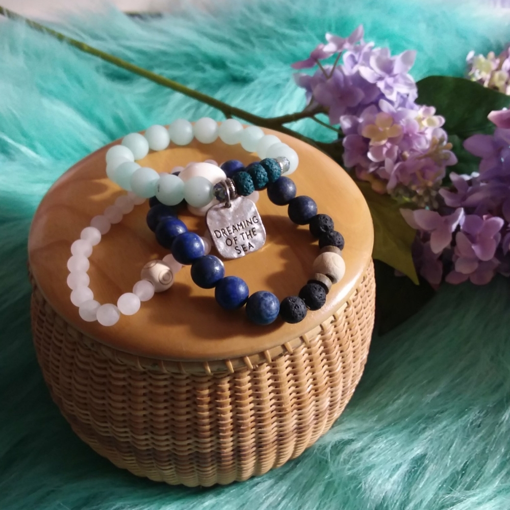 Set of 3 bracelets. - Picture 1 of 3